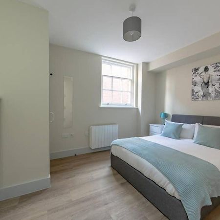 Hereford City Centre - Apartment 4, Isabella House - Modern Apartment In The Heart Of The City - Sleeps 4 Guests - Hosted By Rentmyhouse Екстериор снимка