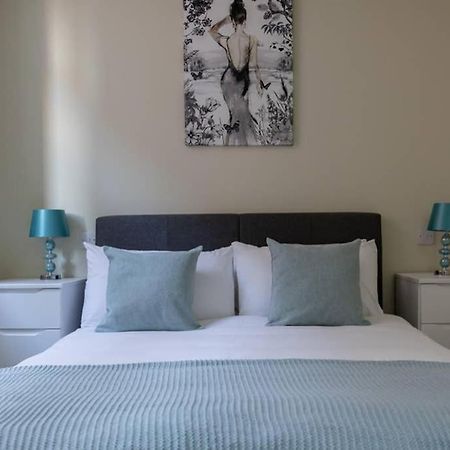 Hereford City Centre - Apartment 4, Isabella House - Modern Apartment In The Heart Of The City - Sleeps 4 Guests - Hosted By Rentmyhouse Екстериор снимка